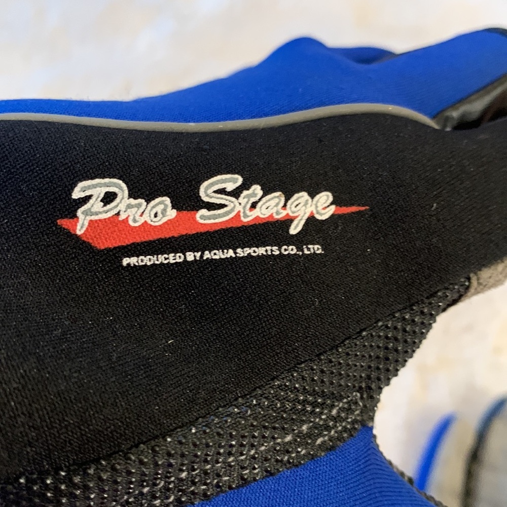 Water or wake board ski gloves. - Picture 5 of 10